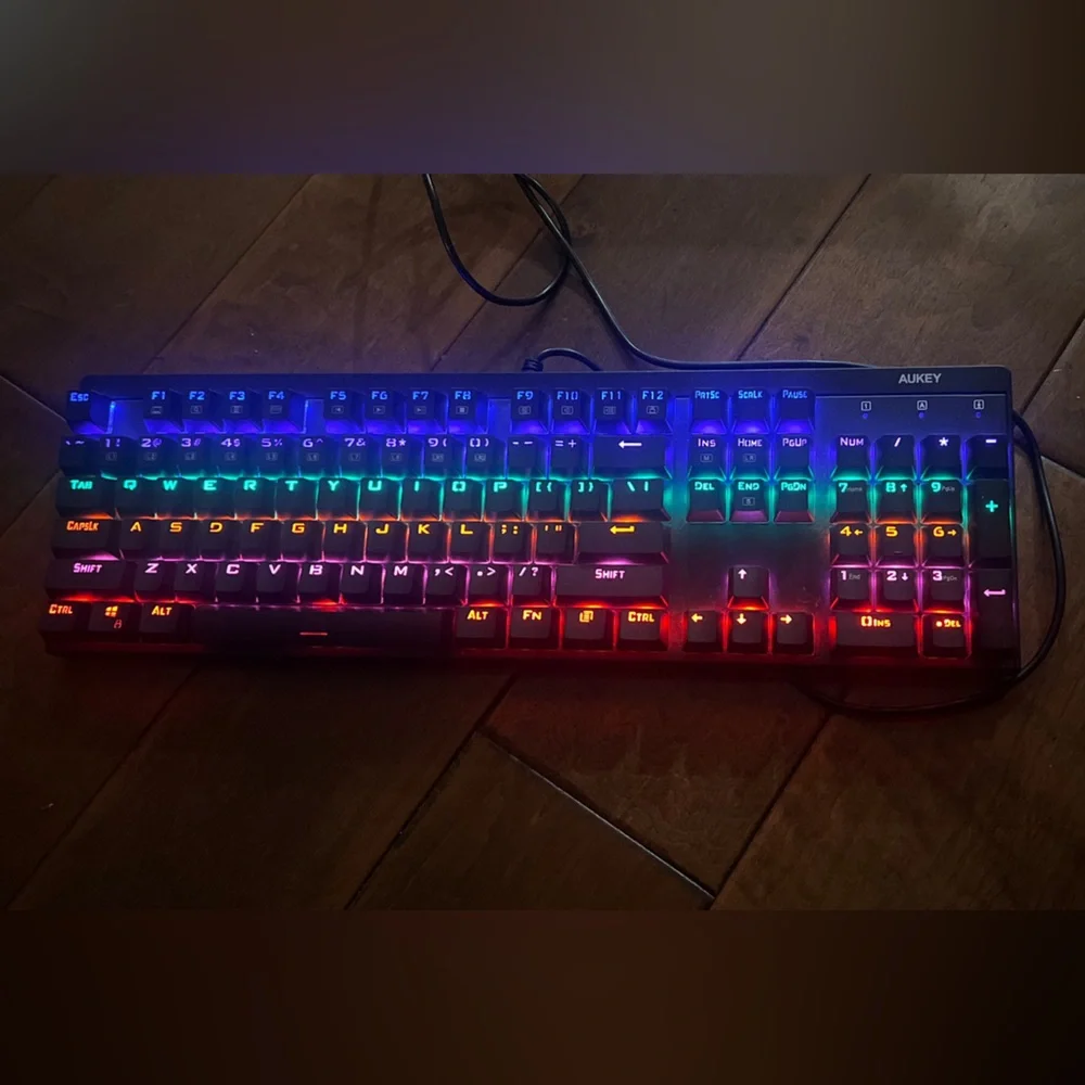 AUKEY KM-G6 Wired Keyboard Mechanical For Windows Gaming PC 104 Keys